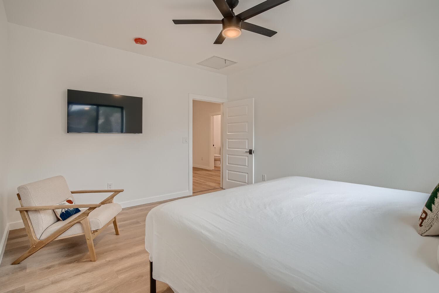 private bedroom with king bed